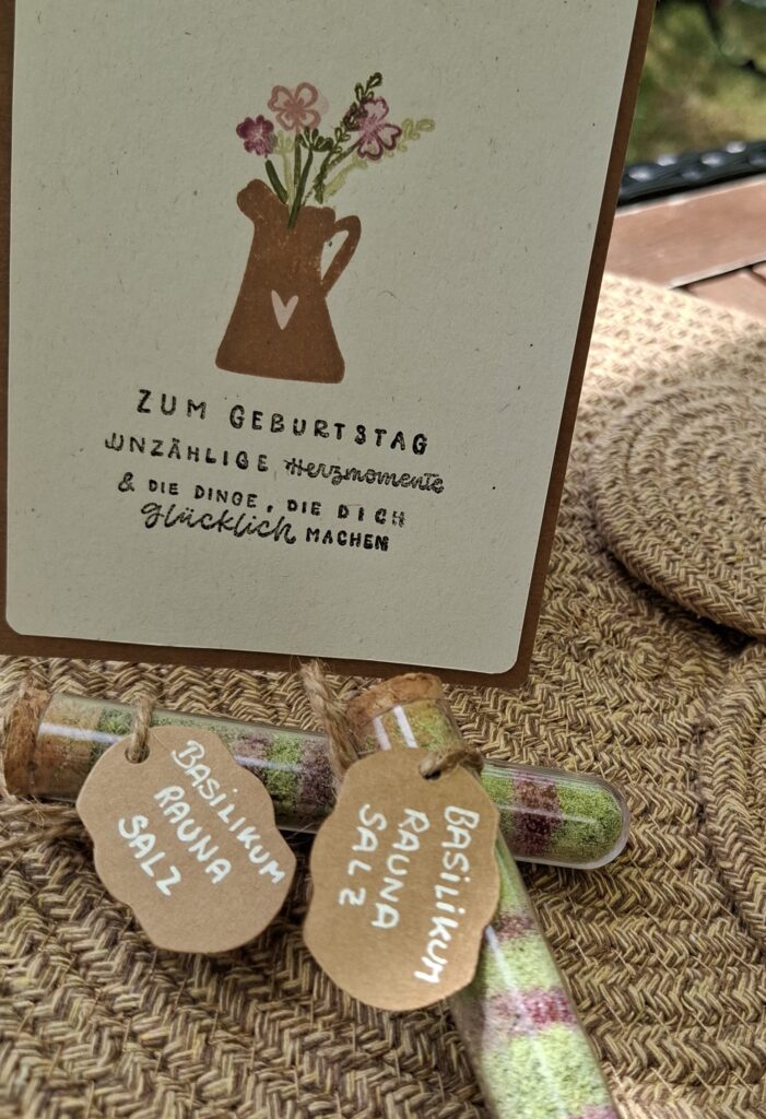 20240818_142243-min Verpackung von Basilikum und Rote Beete Salz